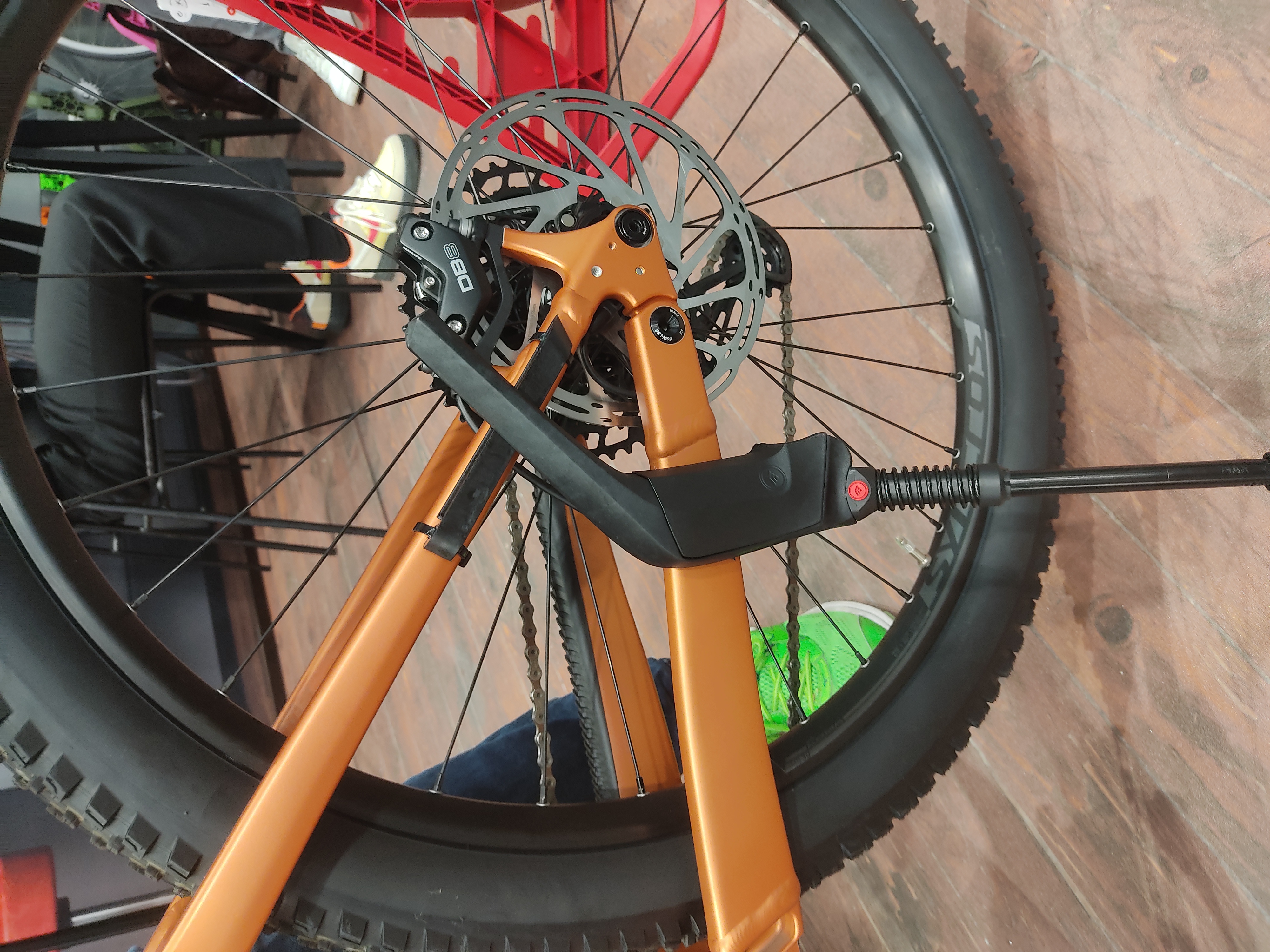 Said Hebie kickstand on an e-fully